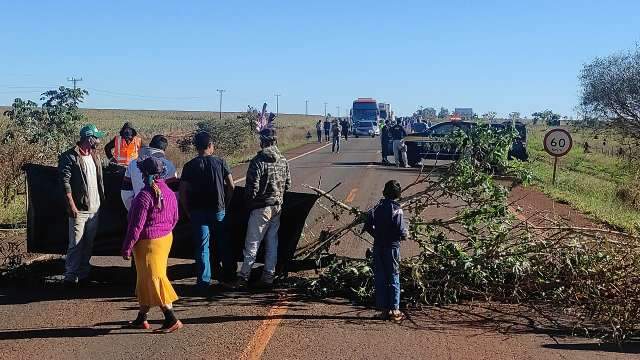 PRF negocia com ind&iacute;genas ap&oacute;s bloqueio da rodovia BR-463