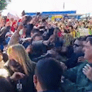 Ovacionado por apoiadores, Bolsonaro desembarca em Mato Grosso do Sul
