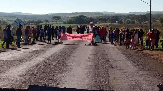 Ind&iacute;genas de MS bloqueiam rodovias e marcham ao STF em protesto por demarca&ccedil;&otilde;es