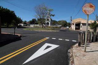 Agetran renovou a sinalização de trânsito em bairros da região do Santo Amaro. (Foto: Denilson Secreta/PMCG)