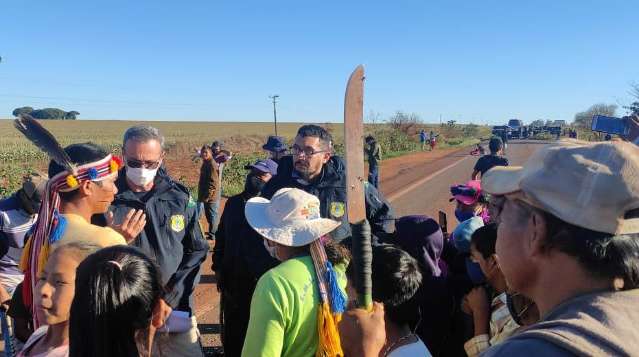 Supremo adia vota&ccedil;&atilde;o sobre demarca&ccedil;&otilde;es e &iacute;ndios suspendem protestos em MS