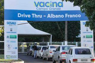 Albano Franco é um dos pontos de vacinação drive-thru. (Foto: Marcos Maluf)