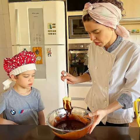 Chef vai ensinar como é possível ser feliz com os filhos na cozinha