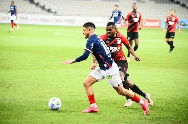 Athletico-PR derrota o Fortaleza e assume a lideran&ccedil;a provis&oacute;ria do Brasileir&atilde;o