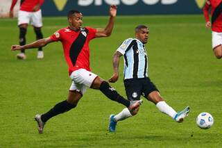 Gr&ecirc;mio perde em casa do Atl&eacute;tico Goianiense e Tiago Nunes fica amea&ccedil;ado no cargo