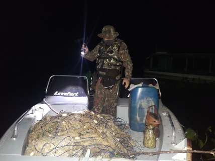 PMA retira 2 quilômetros de  redes de pesca nos rios Paraguai e Apa