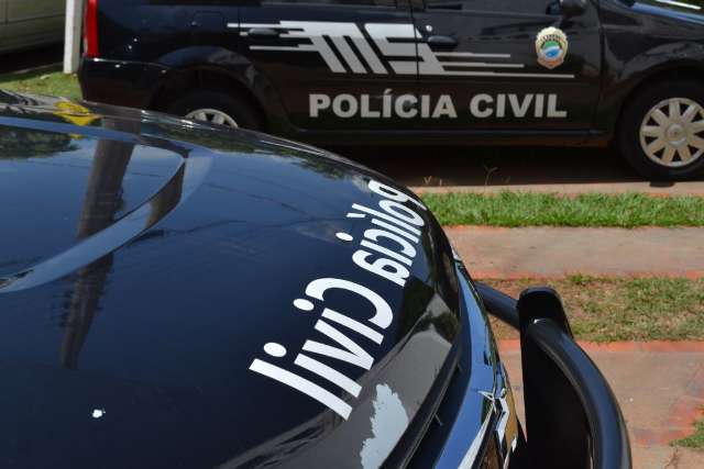 Homem &eacute; morto com facada no peito enquanto dormia em carvoaria