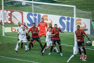 Palmeiras mant&eacute;m tabu contra o Sport, vence e se consolida na briga pela ponta