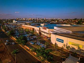 Estacionamento do subsolo está aberto para funcionamento. O acesso é pela cancela  da Avenida Ernesto Geisel com a Rua da Abolição. (Foto: Divulgação)