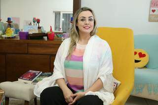 Objetivo de Juliana é ensinar o aluno na prática, fazendo com que ele coloque a &#34;mão na massa&#34; durante todo o curso. (Foto: Kísie Ainoã)