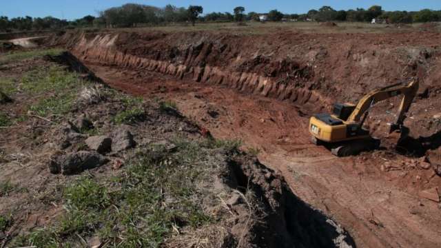Prefeitura inicia obra para p&ocirc;r fim a eros&atilde;o &agrave;s margens da Gury Marques