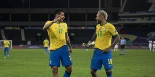 Lucas Paquetá e Neymar após o gol sobre o Peru. (Foto: Lucas Figueiredo/CBF)