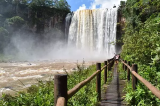 Cachoeira Salto do Majestoso, a 3 quilômetros do centro da cidade de Costa Rica (Foto: Wladimir Togumi/Brasil Ride)