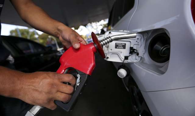 Pre&ccedil;os da gasolina, diesel e g&aacute;s aumentam hoje nas refinarias