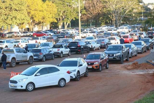 Fila começa às 3h na busca por vacina da Janssen
