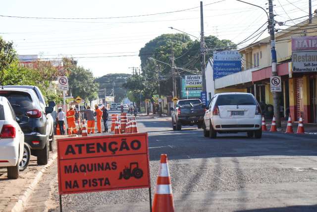 In&iacute;cio da Rui Barbosa, Rua Montese, segue parcialmente interditada nesta ter&ccedil;a