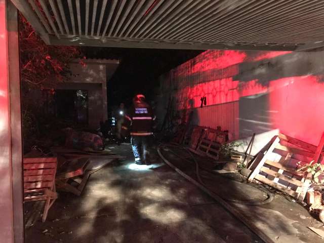 Filha e neto escapam, mas av&oacute; morre carbonizada em inc&ecirc;ndio na Spipe Calarge