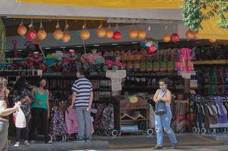 Movimentação no comércio na região central de Campo Grande (Foto: Marcos Maluf)