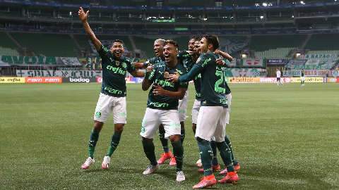 Palmeiras faz 2 a 0 sobre o Gr&ecirc;mio e assume a lideran&ccedil;a do Brasileir&atilde;o