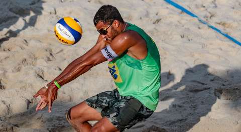 Atleta de MS disputa etapa do Mundial de V&ocirc;lei de Praia na Su&iacute;&ccedil;a
