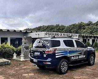 Homem &eacute; preso ap&oacute;s invadir restaurante e fazer irm&atilde;s ref&eacute;ns 