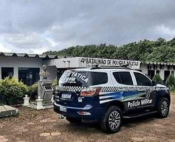 Homem &eacute; preso ap&oacute;s invadir restaurante e fazer irm&atilde;s ref&eacute;ns 