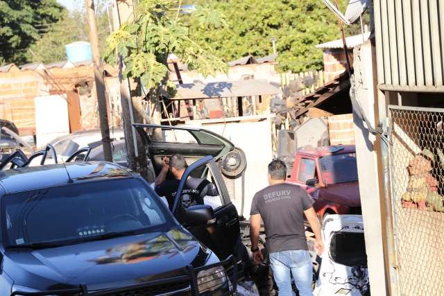 Desmanche vendia pe&ccedil;as de ve&iacute;culos furtados na Capital e at&eacute; no Rio de Janeiro 