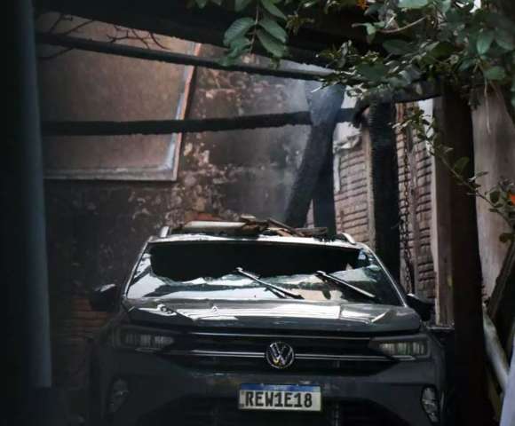 Vela acesa para filho falecido pode ser causa de inc&ecirc;ndio que matou idosa