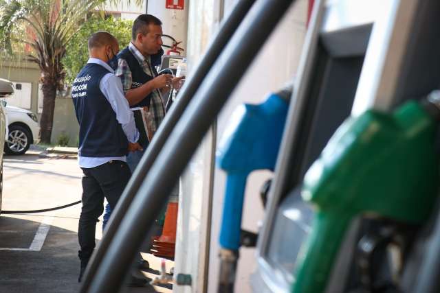Cinco postos s&atilde;o autuados em dia de opera&ccedil;&atilde;o contra fraude