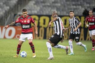 Com Savarino artilheiro, Atl&eacute;tico-MG vence Flamengo no Brasileiro