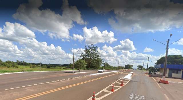 Colis&atilde;o entre carreta e caminhonetes mata idoso de 75 anos em rodovia