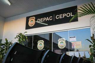 Suposto militar foi preso e encaminhado para a Depac Cepol (Foto: Henrique Kawaminami)