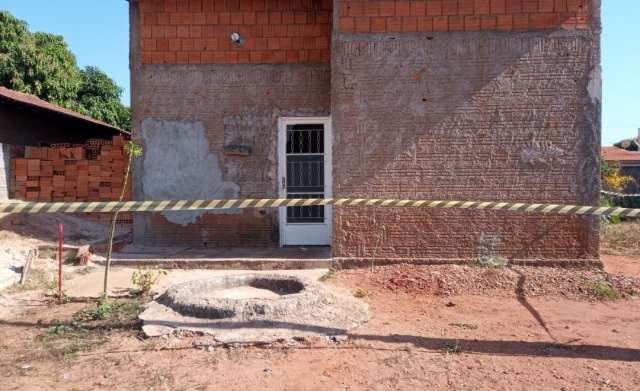 Homem &eacute; preso sob suspeita de matar irm&atilde; com golpe na cabe&ccedil;a 