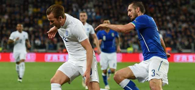 Domingo tem cl&aacute;ssico entre It&aacute;lia e Inglaterra na final da Eurocopa 