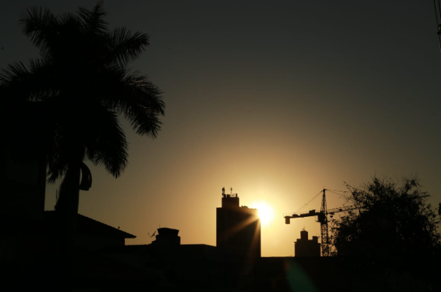 Sol predomina neste domingo e tempo continua seco em todo o Estado 