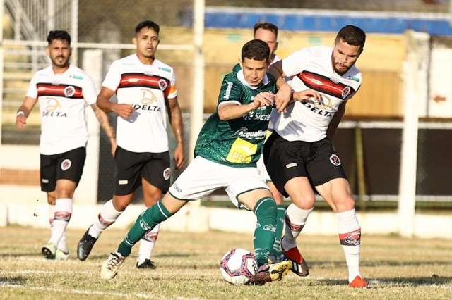 Vice-lanterna na S&eacute;rie D, &Aacute;guia Negra sofre com goleadas seguidas