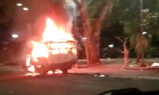 Carro de frutas que está no mesmo ponto há 21 anos, na Praça das Araras, foi totalmente destruído pelas chamas (Foto Reprodução)