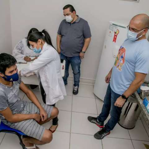 Cinco cidades do &quot;Cintur&atilde;o Vacinal&quot; n&atilde;o bateram marca de 90%