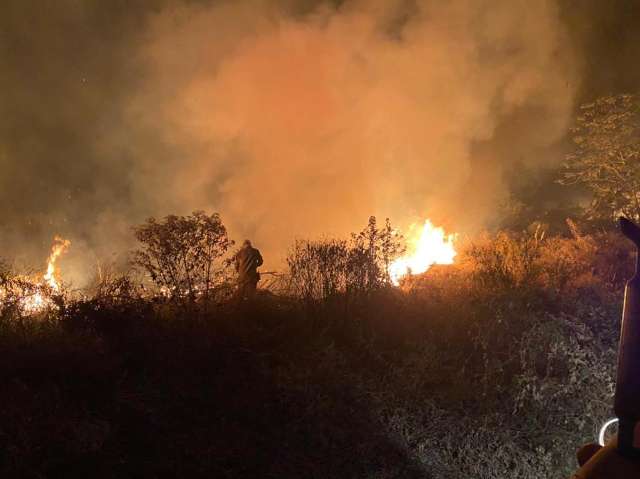  Com 51 focos em 48 horas, avi&otilde;es ajudar&atilde;o no combate a inc&ecirc;ndios no Pantanal