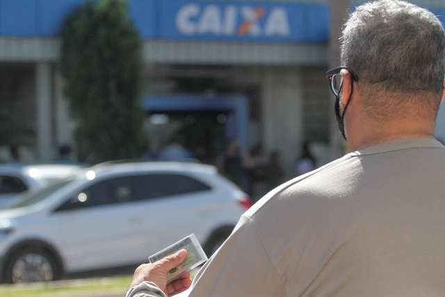 Rendido dentro de banco, homem passa senha e perde R$ 10 mil
