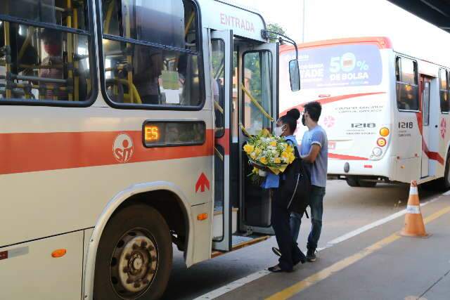 Juiz convoca audi&ecirc;ncia para discutir multa e biosseguran&ccedil;a nos &ocirc;nibus