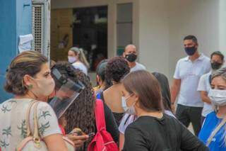 Candidatos na entrada da prova do Enem este ano em Campo Grande. (Foto: Marcos Maluf | Arquivo)