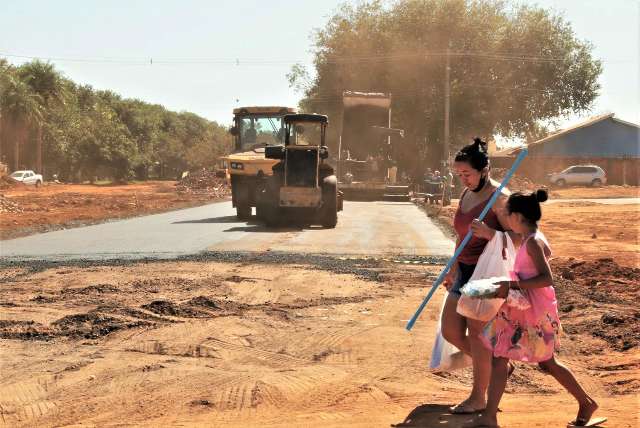 Rotat&oacute;ria come&ccedil;a a ser constru&iacute;da para acesso ao polo industrial oeste