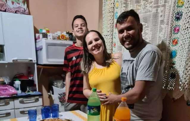 Acordada, gr&aacute;vida que foi intubada com covid faz chamada de v&iacute;deo emocionante