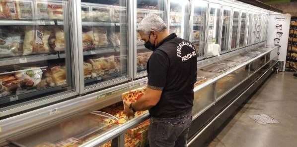 Procon autua supermercado que vendia at&eacute; papinha para beb&ecirc;s vencidas 