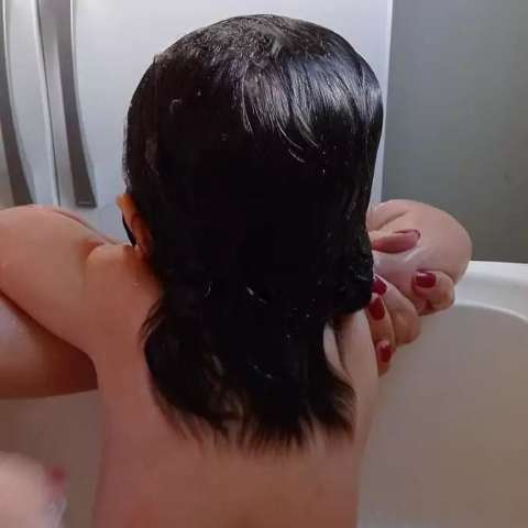 Aurora nasce cabeluda e aos seis meses é a “sensação hair” da família