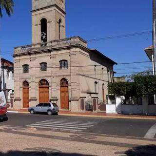 Paróquia Nossa Senhora do Carmo, primeiro prédio da cidade (Foto: Paulo Cavalheiro)
