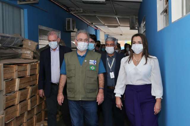 Na Capital, ministro visita primeiro ambulat&oacute;rio p&oacute;s-covid do Pa&iacute;s