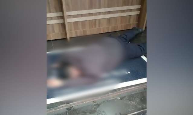 Seguran&ccedil;a de casa de c&acirc;mbio morre ap&oacute;s ser baleado por pistoleiros 