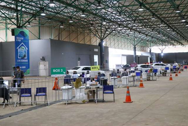 Vacina&ccedil;&atilde;o no domingo ser&aacute; apenas de manh&atilde; 